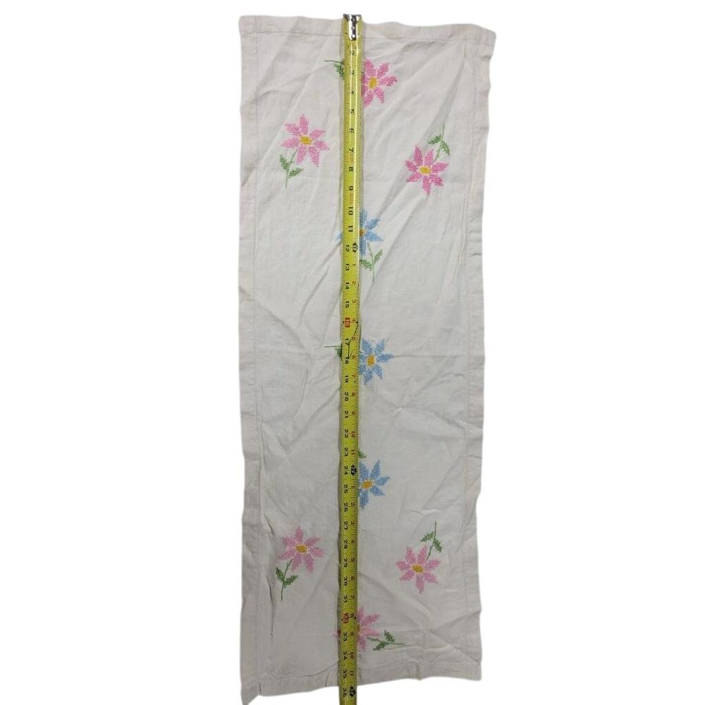 🌸 Vintage Hand-Embroidered Floral Table Runner – Pink & Blue Flowers – 39x13” - Picture 3 of 4
